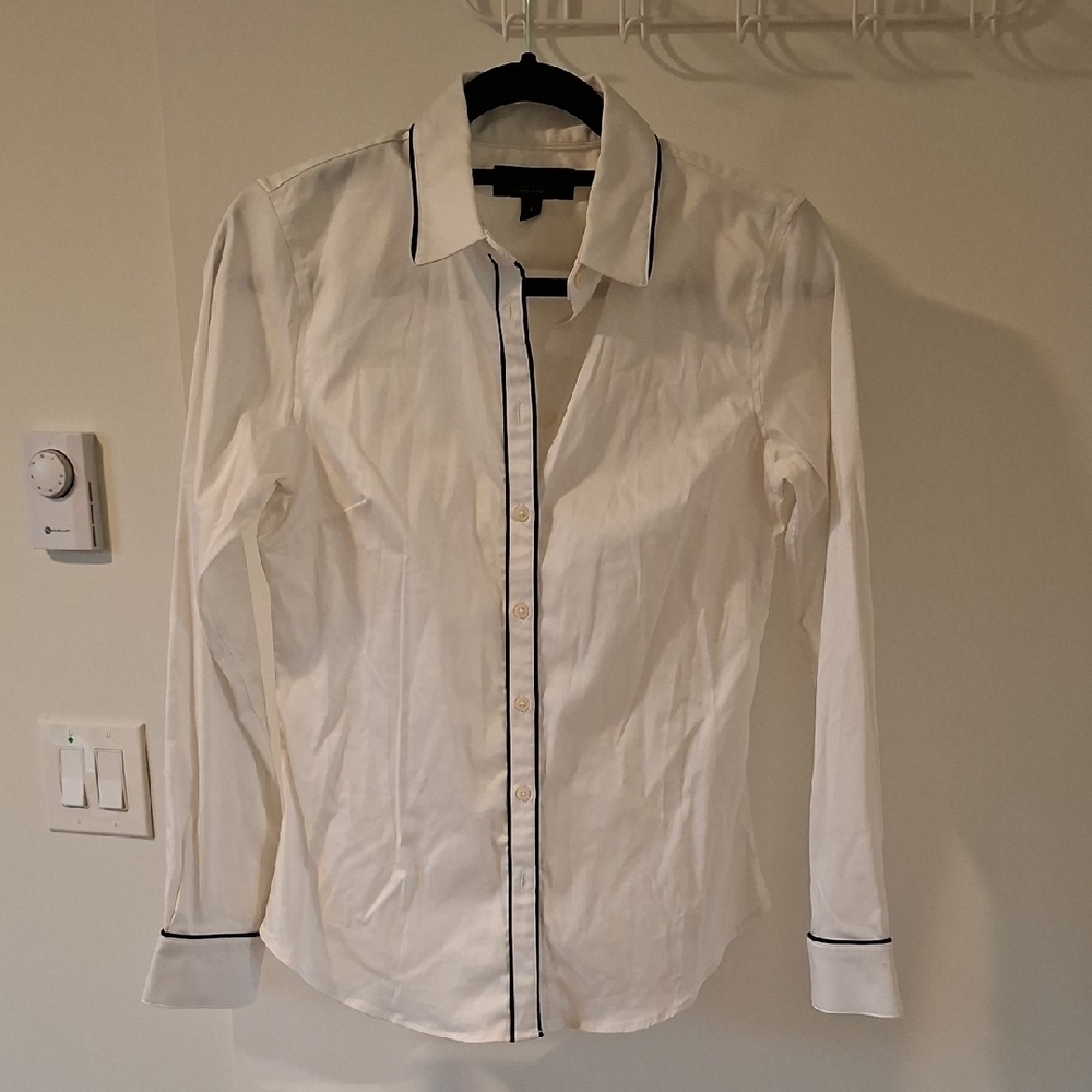 Banana Republic Tailored White Cotton Shirt with Black Tuxedo Trim (Size US 4)